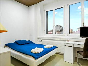 Roomlala | Double Room In The City Center