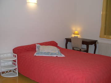 Roomlala | Double room with bathroom in house with garden.