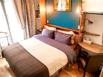 Roomlala | Double Room With Private Bathroom, PARIS Centre