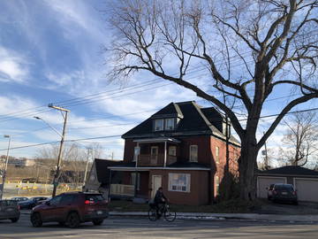 Toda La Casa Sherbrooke 651817-1