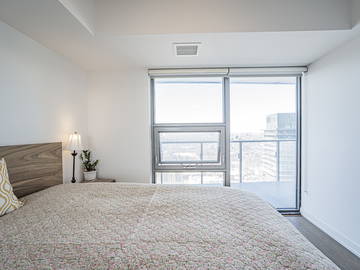Logement entier à louer à Toronto - photo 10 : chambre-10