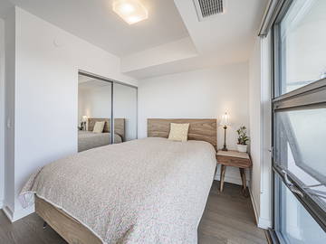 Logement entier à louer à Toronto - photo 15 : chambre-15