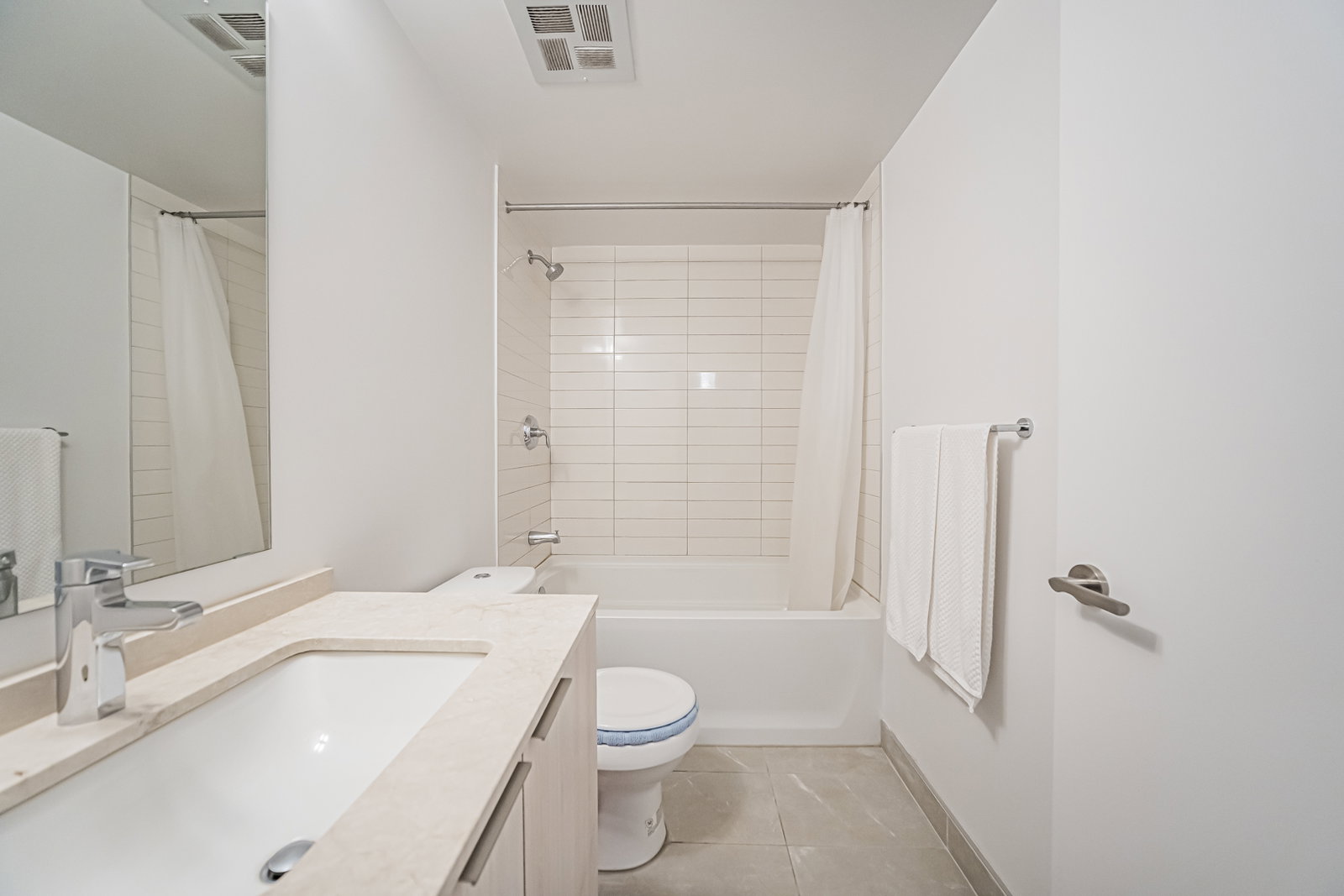 Entire Home Toronto 663092