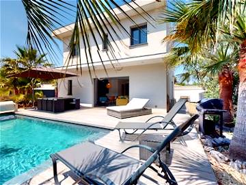 Roomlala | Dubois swimming pool villa