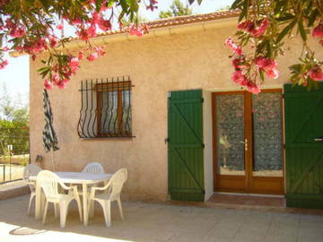 Roomlala | Duplex z tarasem do wynajęcia 1 km od plaży w Hyères 
