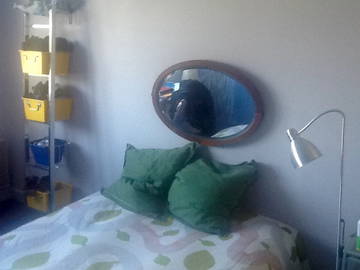 Roomlala | Duża sypialnia w domu z ogrodem
