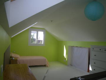 Roomlala | Duża sypialnia w nowym domu 