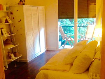 Roomlala | Duża sypialnia z umeblowanym tarasem
