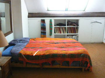 Roomlala | Duży, jasny pokój w mieszkaniu wieloosobowym