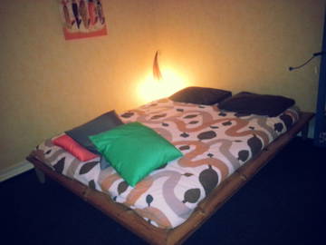 Roomlala | Duży pokój 20m² do wynajęcia, spokojna lokalizacja 