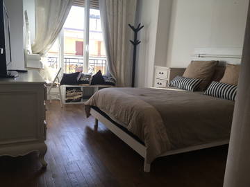 Roomlala | Duży pokój dla 2 lub 3 osób.