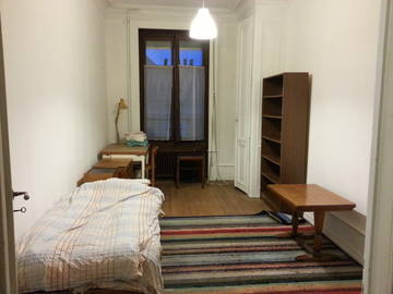 Roomlala | Duży pokój do wynajęcia w Genewie