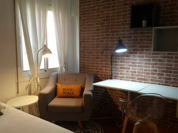 Roomlala | Duży Pokój W Centrum Barcelony (RH2-R4)