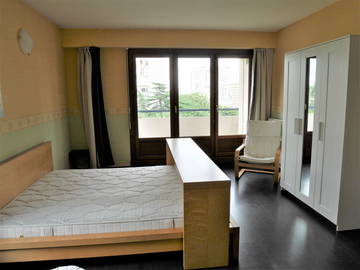 Roomlala | Duży pokój z balkonem. Metro Kennedy'ego/Uniwersytet Rennes 2