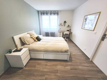 Roomlala | Dziewczęta lub współlokatorka mieszana - prywatna łazienka