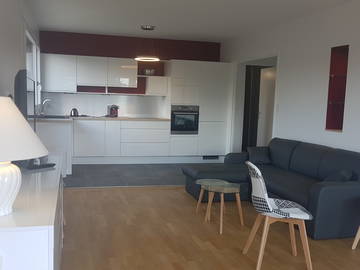 Roomlala | Ecully - Lindo apartamento de 4 quartos com Expo. Oeste com Epac