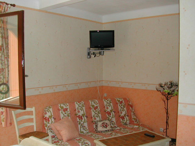 Unabhängiges Studio Châteauneuf-le-Rouge 49025