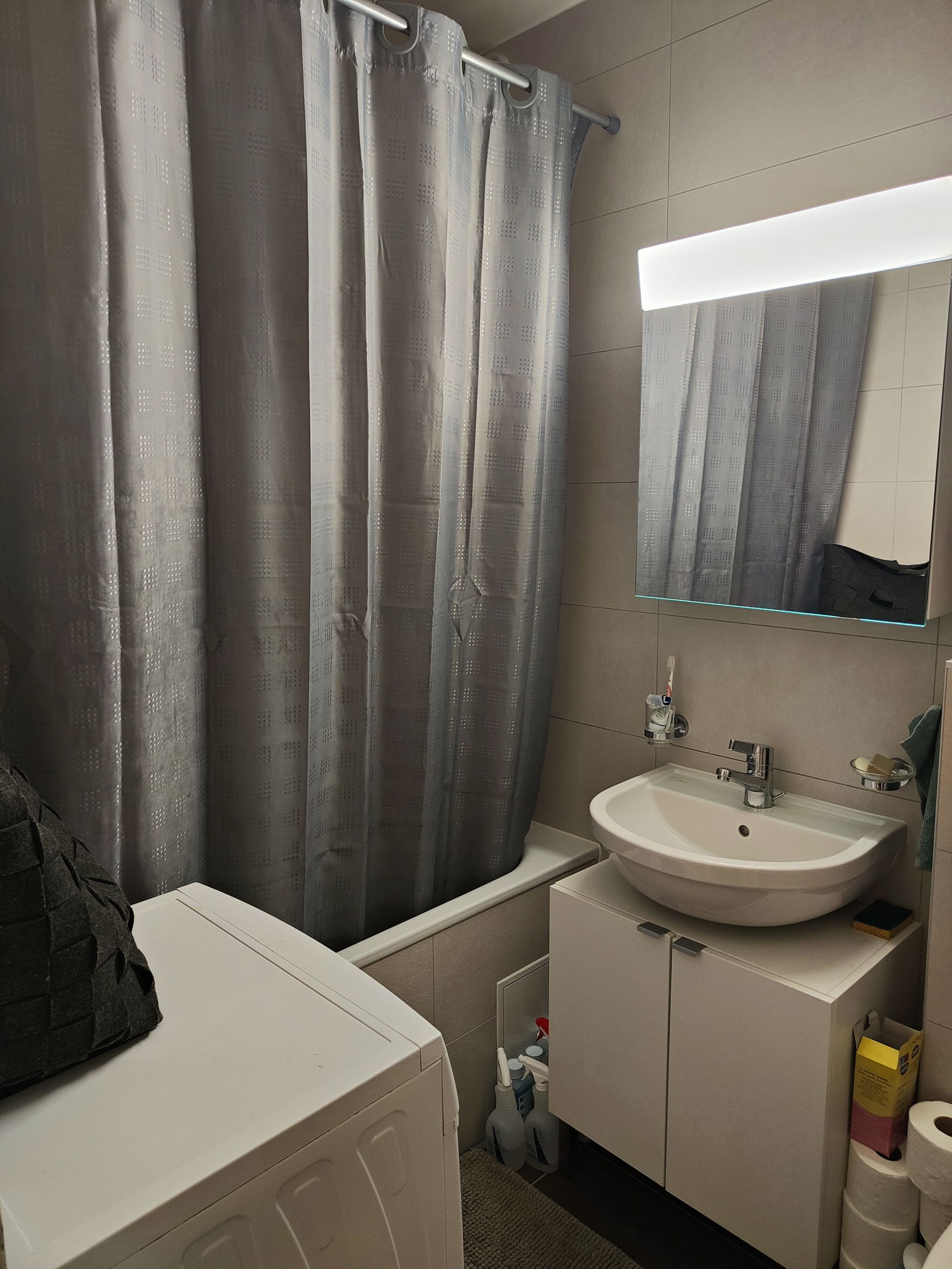 Unabhängiges Studio Genève 263776