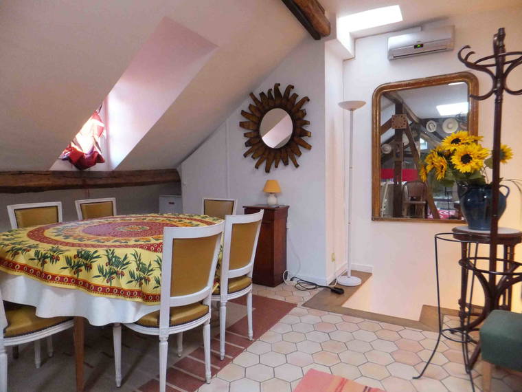 Homestay Paris 81270