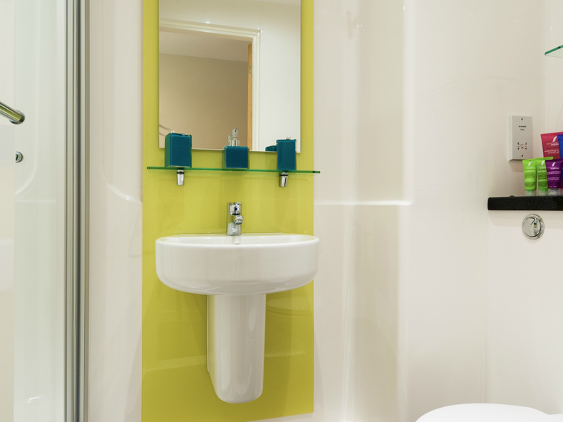 Colocation Sheffield 153903-4