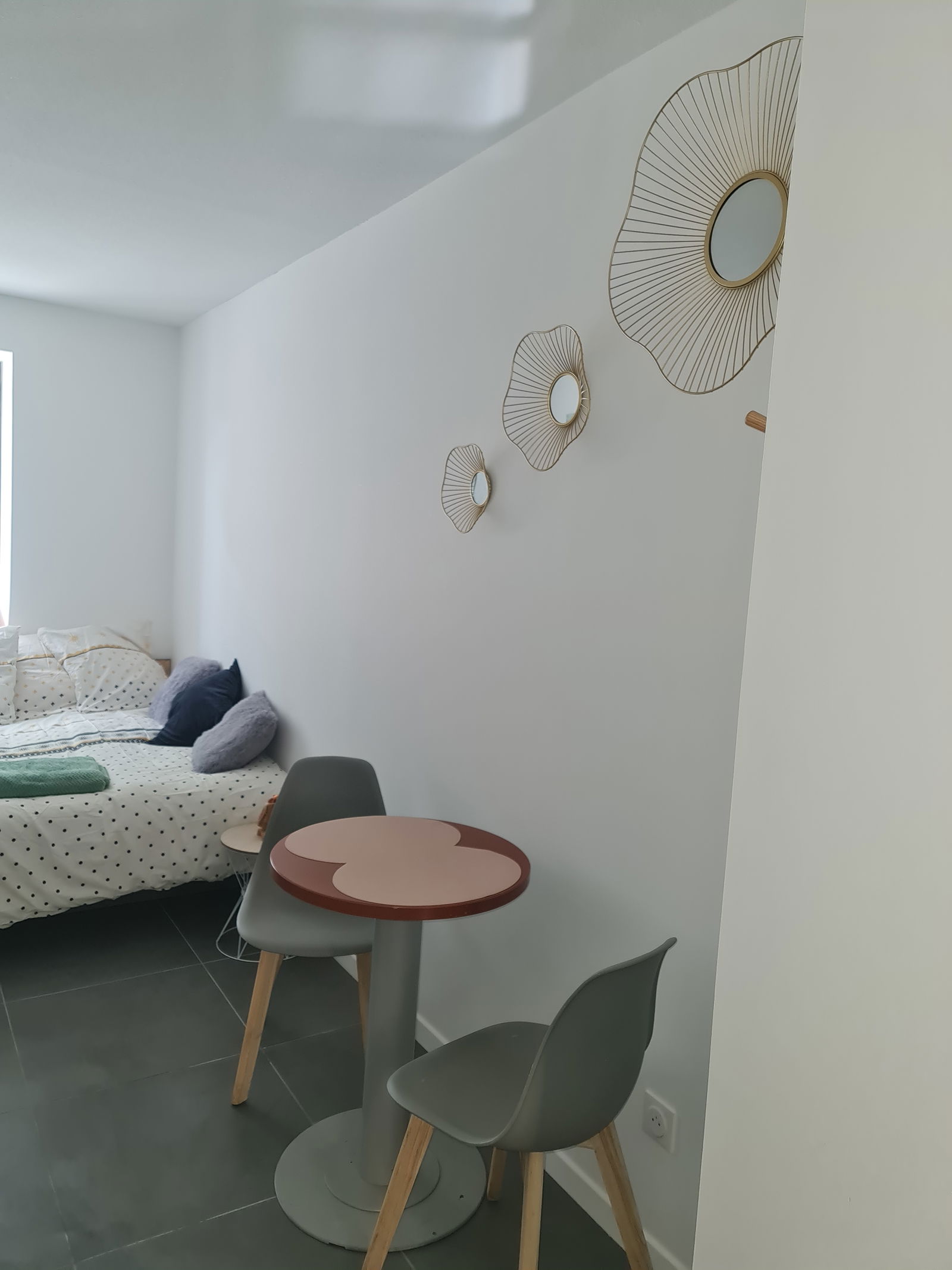 Estudio Independiente Lyon 281423