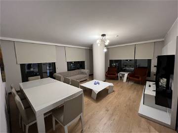 Roomlala | Enjoy Istanbul At New Luxury W/3BR+2BA Apartment