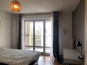 Entire Accommodation - Near Train Station & Downtown *Wifi* Balcony