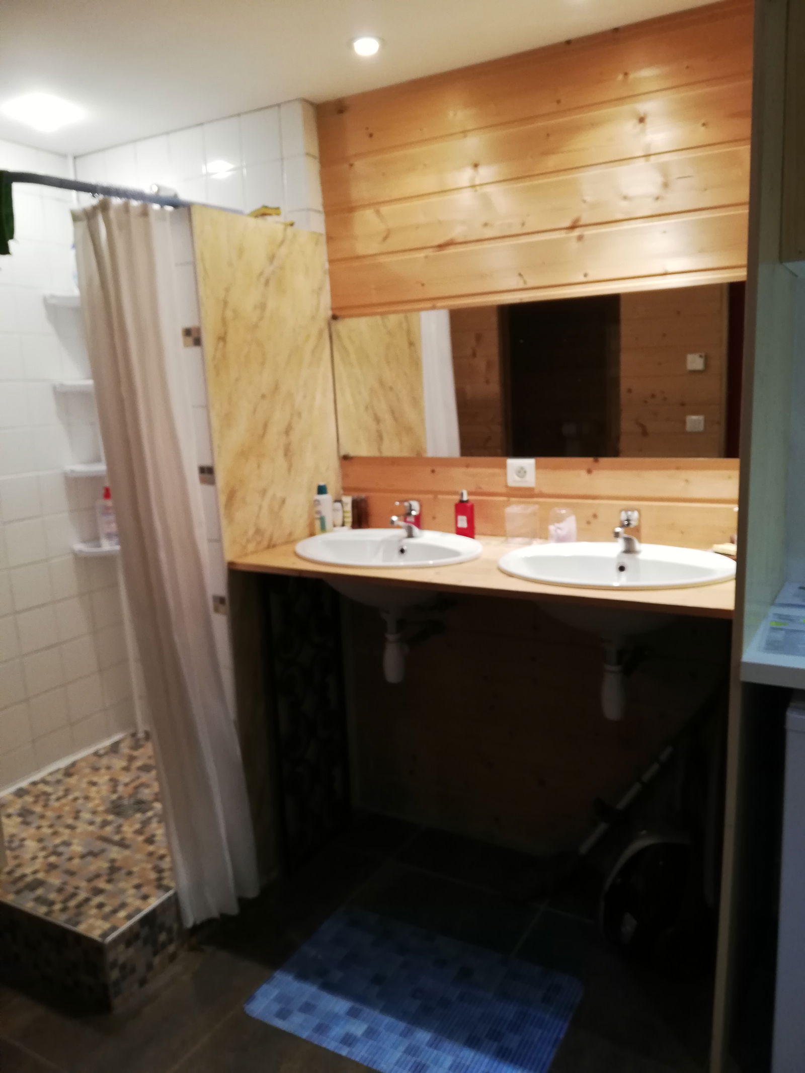 Entire Home Montfaucon 69546