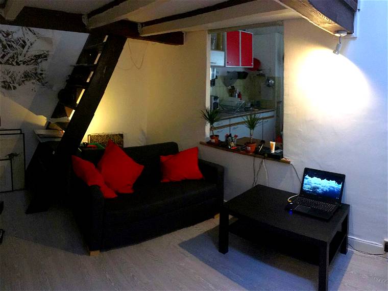 Room In The House Toulon 66740-1