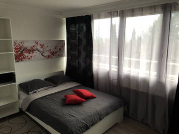 Roomlala | EPFL-UNIL Furnished room Renens