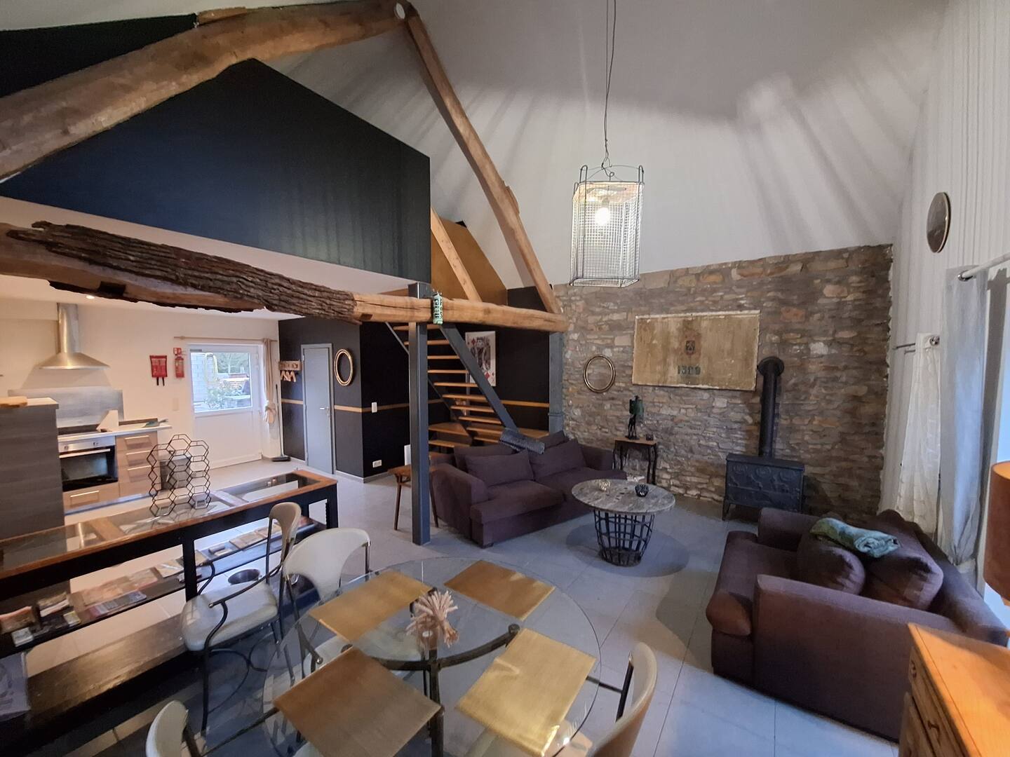 Independent Studio Ohey 330131
