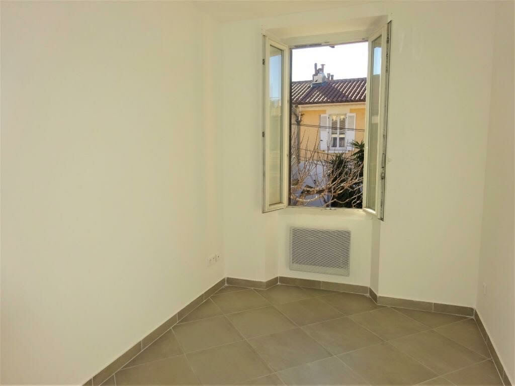 Colocación Toulon 237344