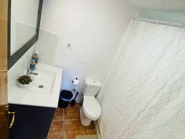 Chambre chez l'habitant à louer à Port De Pollença - photo 7 : salle de bain-7