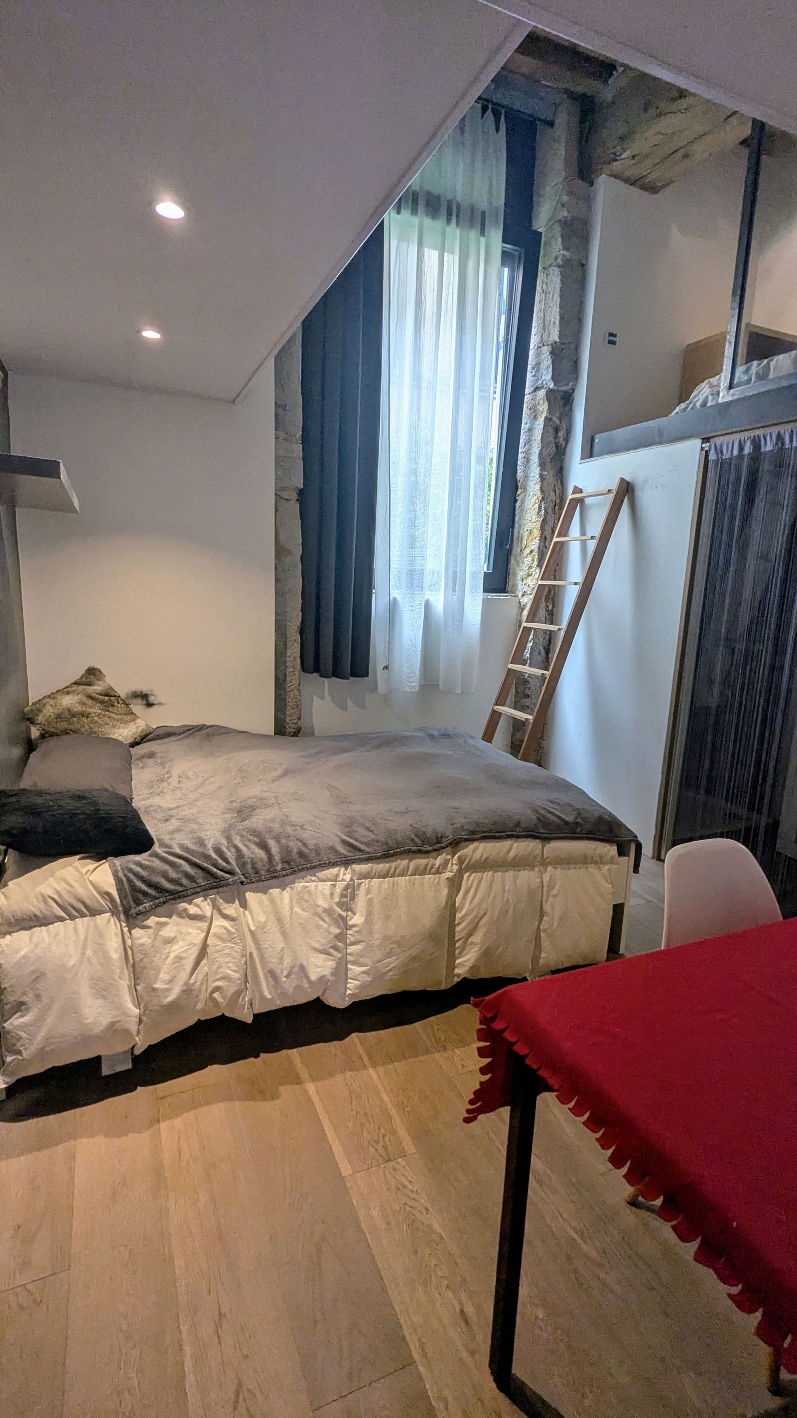 Estudio Independiente Lyon 532913