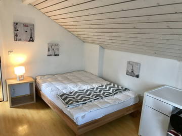 Roomlala | Etoy (near Aubonne) - room for rent