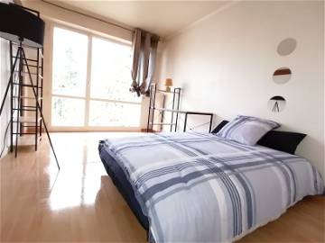 Roomlala | Evry - Beautiful Bright And Spacious Room 30 Min From Paris