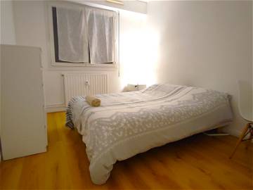 Roomlala | Evry - Beautiful Bright Room 30 Min From Paris