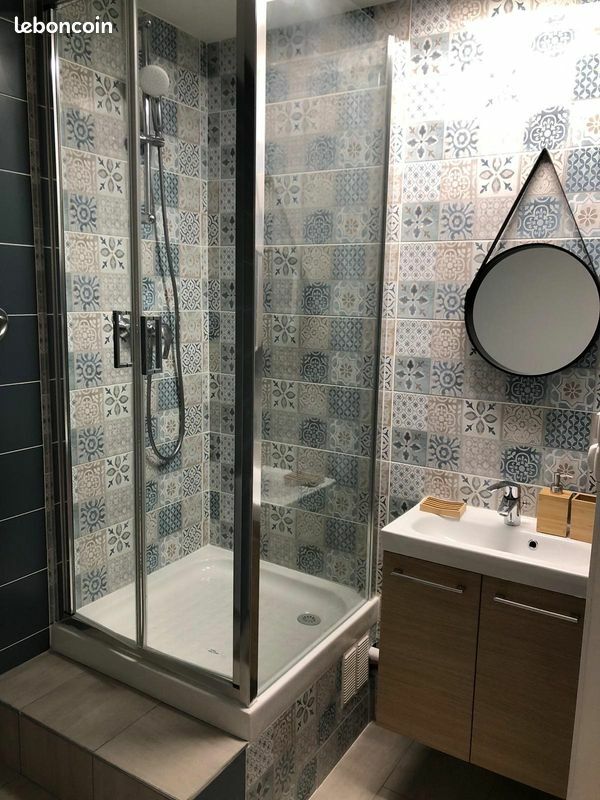 Colocación Créteil 251011