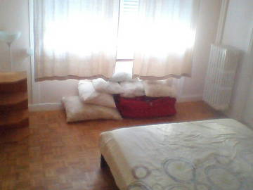 Room For Rent Garches 97089