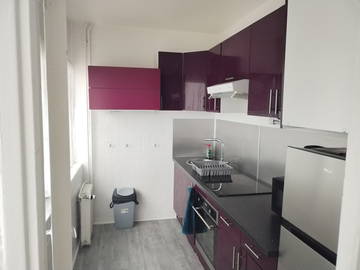 Roomlala | F1 u podnóża stacji prefektury Cergy