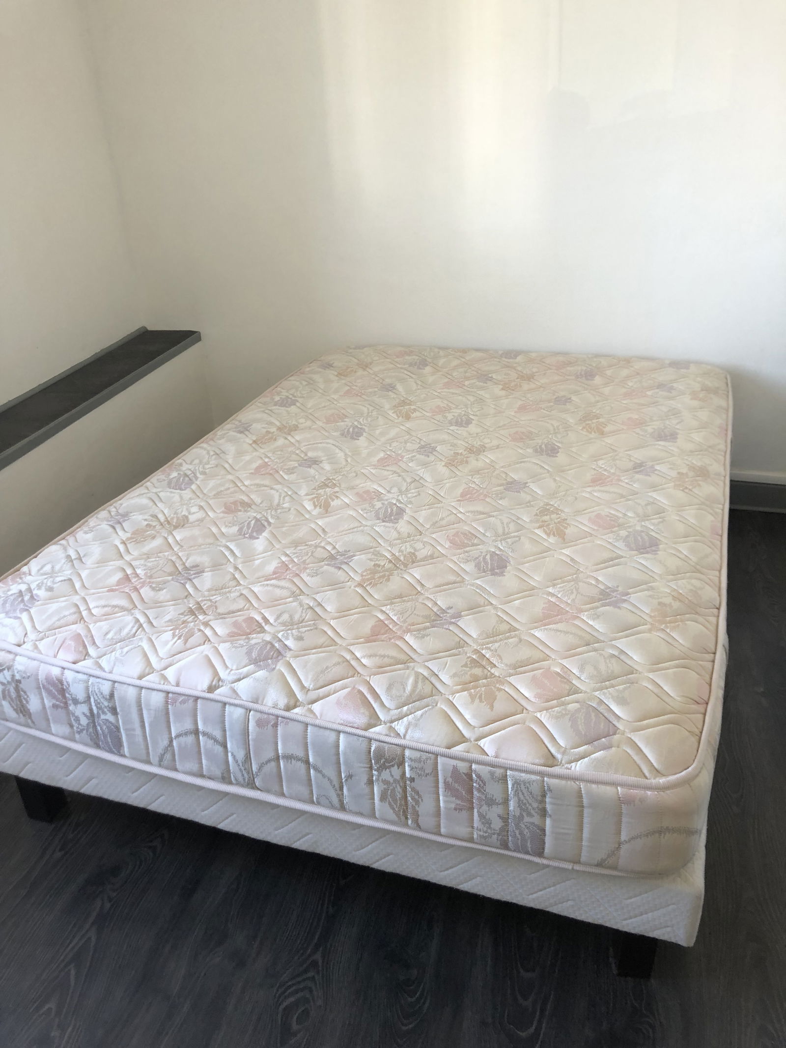 Independent Studio Commentry 292891