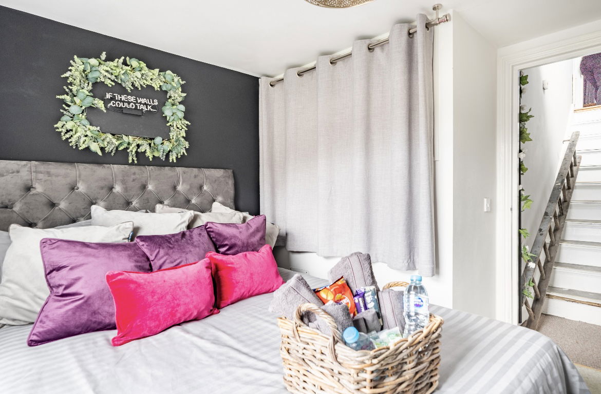 Entire Home London 266177