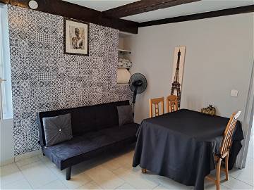 Room For Rent Coubron 303331