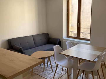 Roomlala | F3 de 61 m² reformado / 2 quartos 16 m² / Christophe Lam