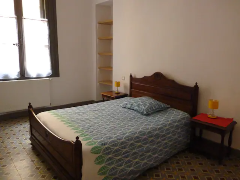 Entire Home Perpignan 91881-3