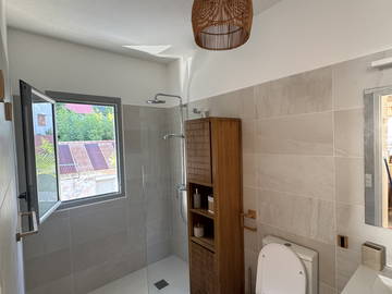 Logement entier à louer à Sainte-Anne - photo 21 : salle de bain-21