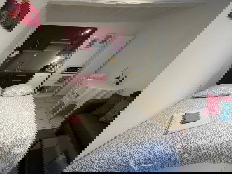 Entire Home Bayeux 96949-3