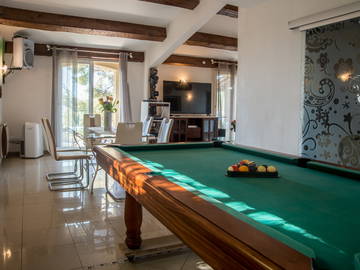 Entire Home Toulon 247854-4