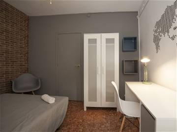 Room For Rent Barcelona 200305-1