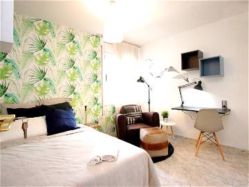 Roomlala | Fantastic Room In The Center Of Barcelona (RH11-R4)